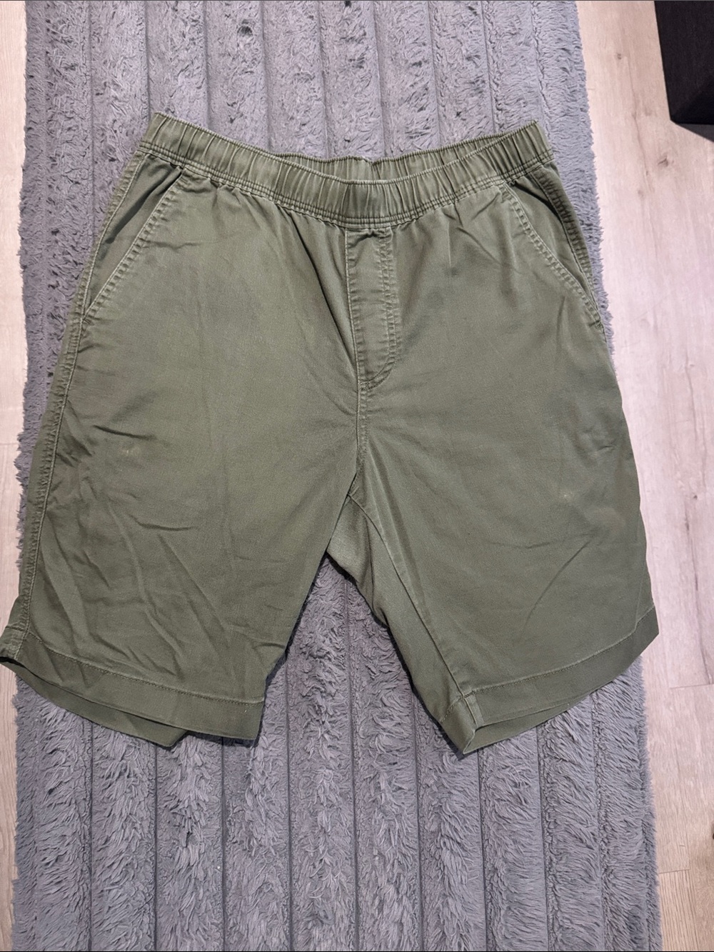 Uniqlo Men's Olive Drawstring Athletic Shorts